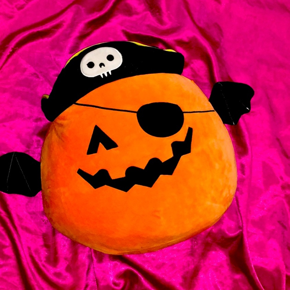 Halloween Squishmallow 🎃✨🖤